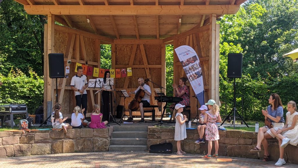 Familienpicknick im Schöpfungsgarten