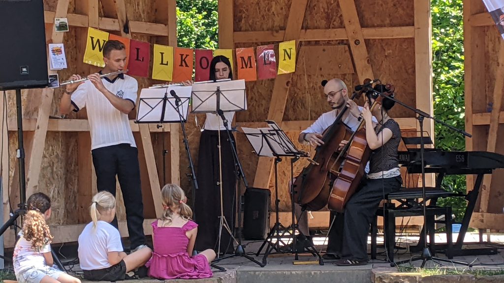 Familienpicknick im Schöpfungsgarten