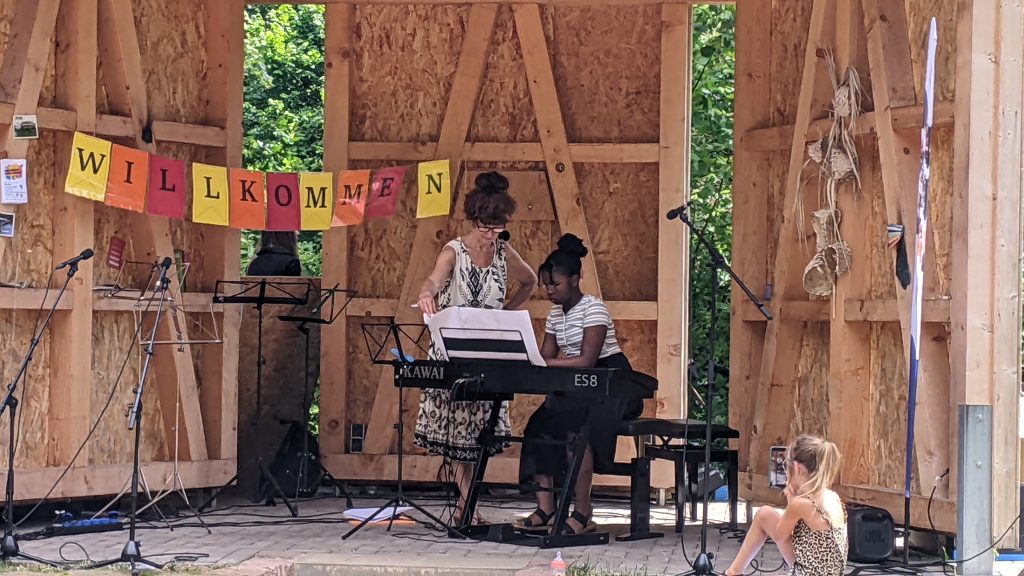 Familienpicknick im Schöpfungsgarten