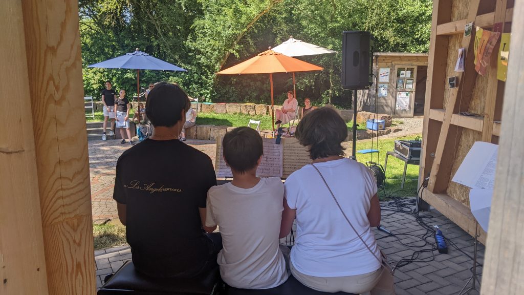 Familienpicknick im Schöpfungsgarten