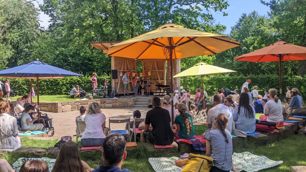 Familienpicknick im Schöpfungsgarten