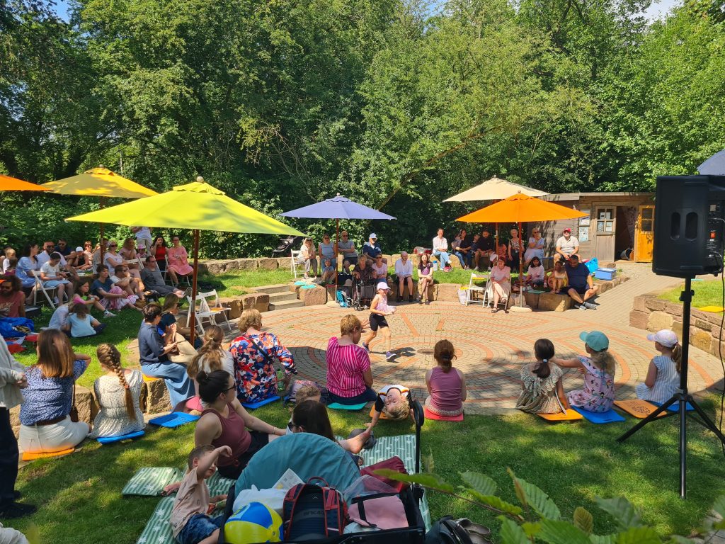 Familienpicknick im Schöpfungsgarten