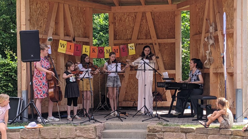 Familienpicknick im Schöpfungsgarten